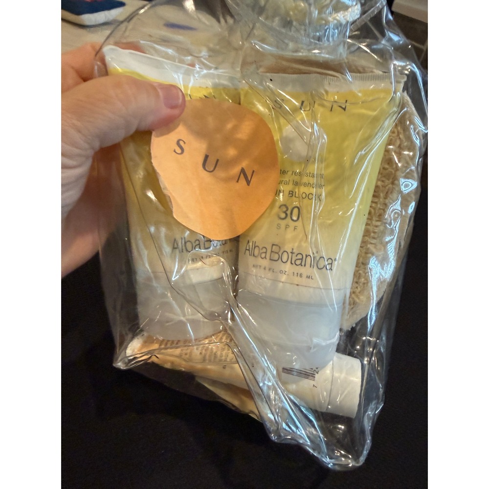 Alba Botanica Sunscreen SPF 30 Natural Water Resistant Set with Bonus Items